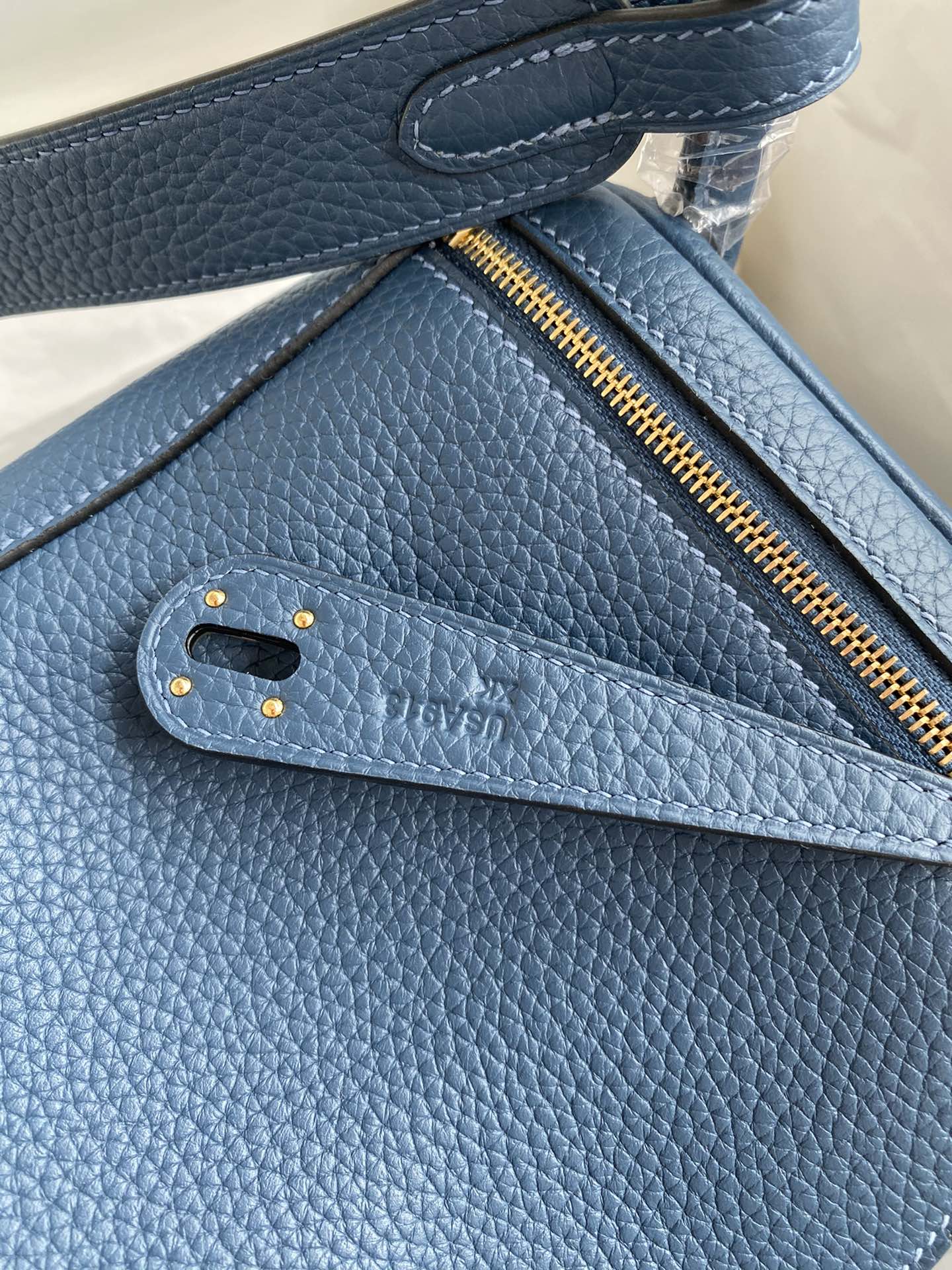 Hermes Lindy 26cm Handbag Shoulder Bag In Dark Blue Clemence Leather